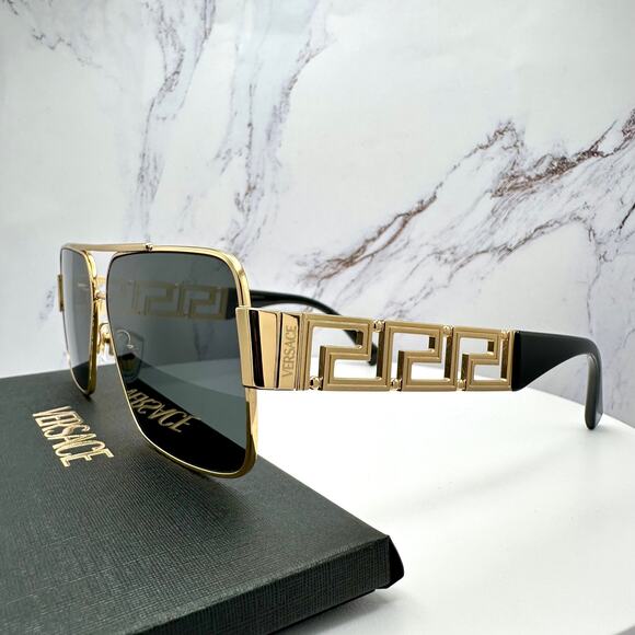 New VERSACE Sunglasses Gold Metal Greca Logo Rectangle Black Gray - Picture 4 of 16